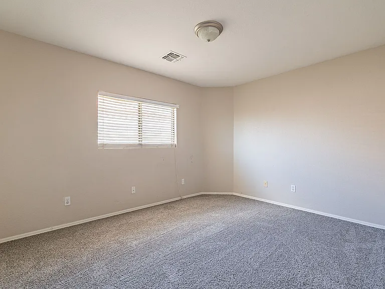 2420 E Gleneagle Dr — Photo 23