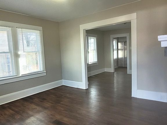 2nd image of 2021 Pine Bluff St