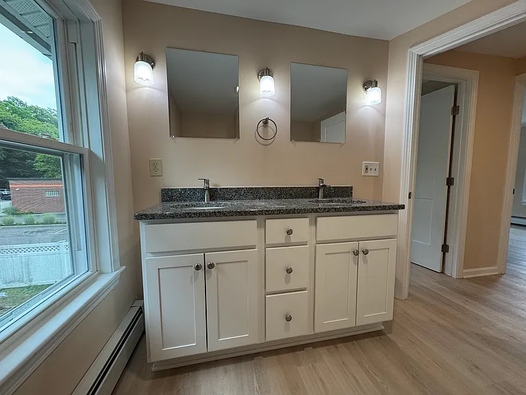 44 N Main St — Photo 15