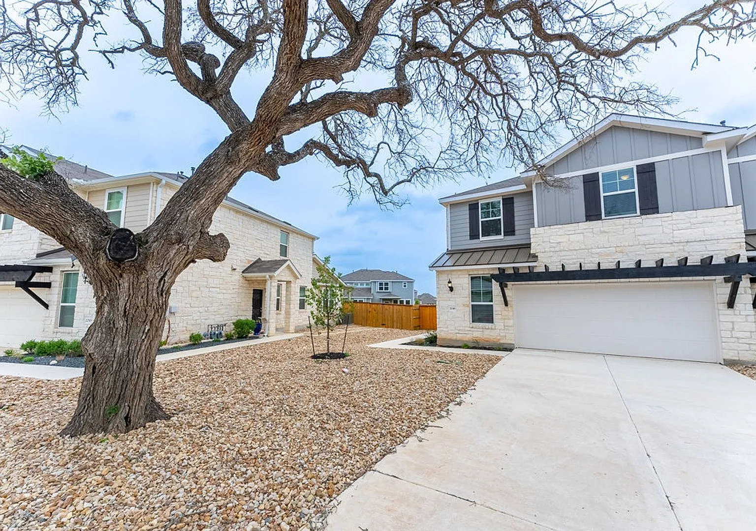 Stunning 4 Bed/2.5 Bath with 2 Living Areas in Leander! — Photo 3
