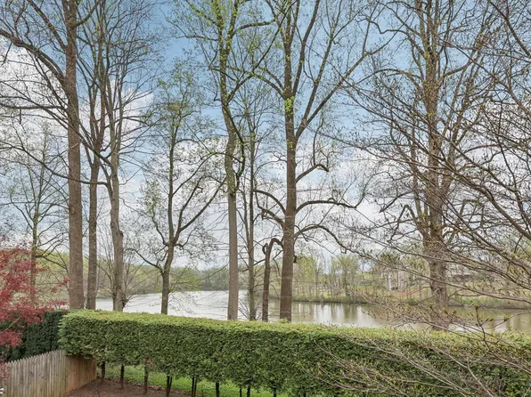 4410 Chalfont Pl, Bethesda, MD 20816