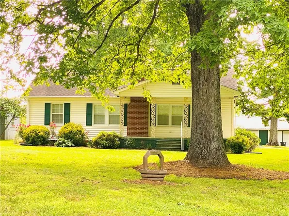 610 Helton Rd, Cherryville, NC 28021