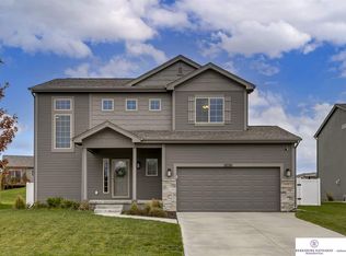 8534 S 68th Cir, Papillion, NE 68133