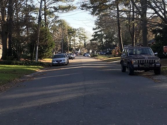 4th image of 821 Hoffman Ave