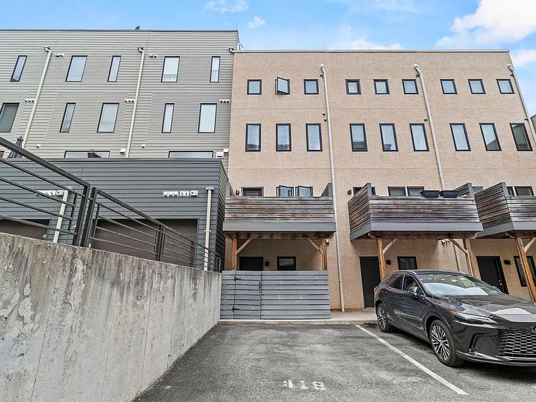 418 Fairmount Ave — Photo 45
