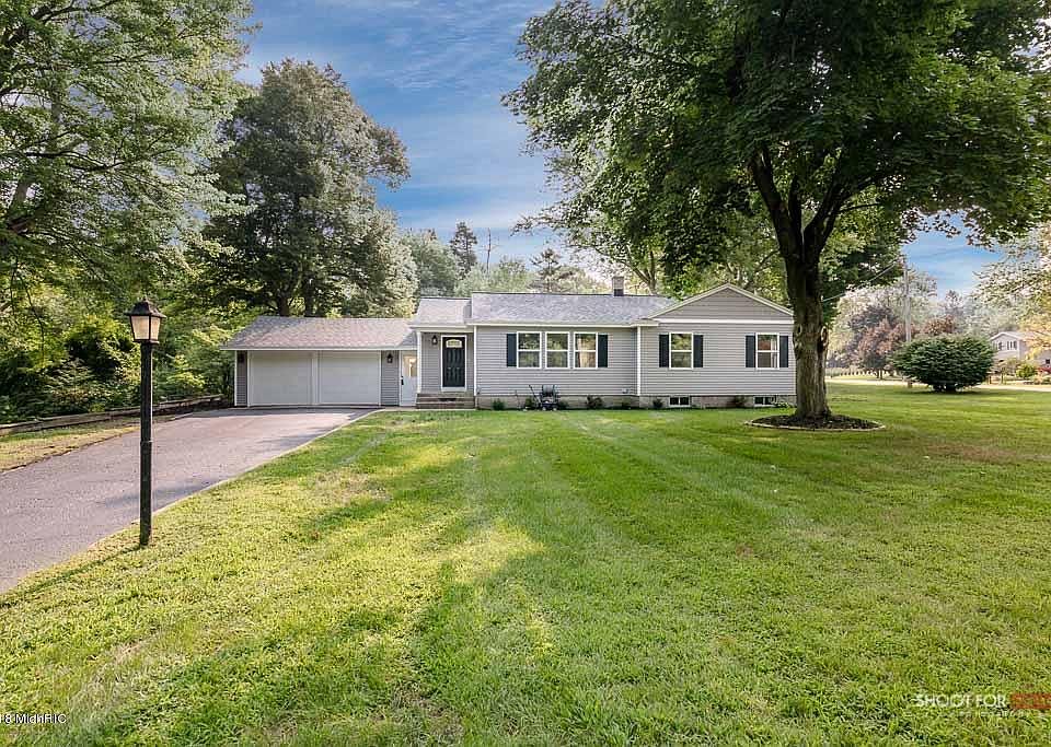 1st image of 669 Goldenrod Ave