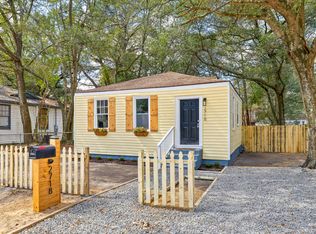 2718 E Surrey Dr, North Charleston, SC 29405