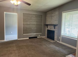 2121 SW Prairie Rd, Topeka, KS 66614