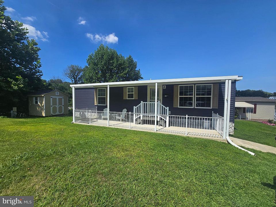 1st image of 216 Park Dr
