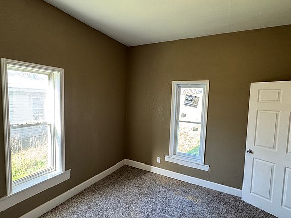 2nd image of 306 Brooks St