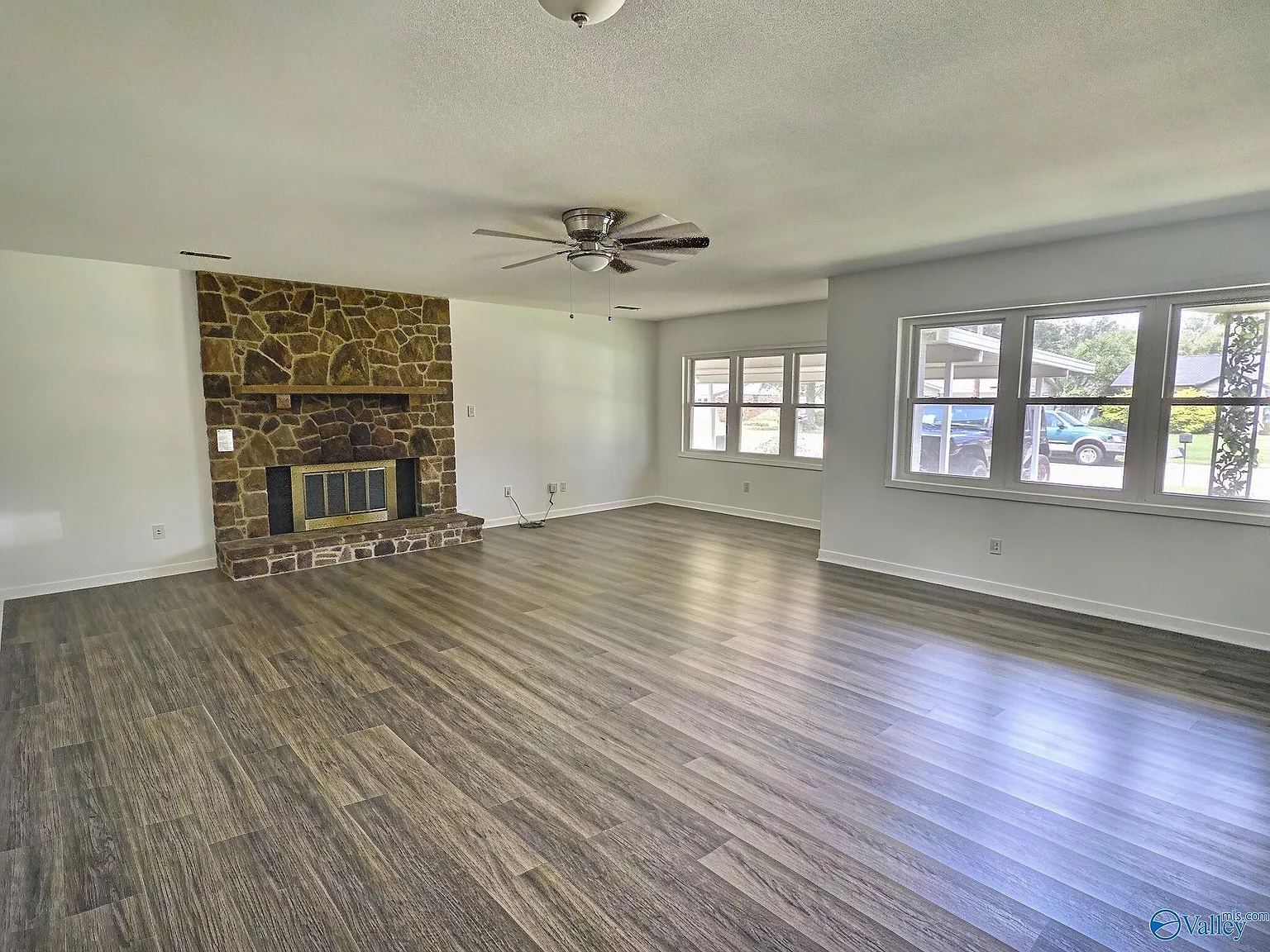 3 bed, 1.5 bath, 1536 sqft, $1,450 — Photo 2