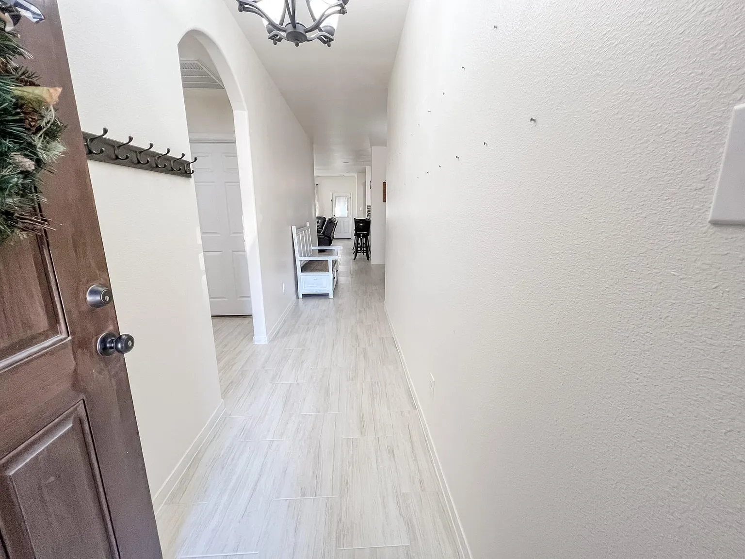3 bed, 2.0 bath, 1673 sqft, $1,900 — Photo 3