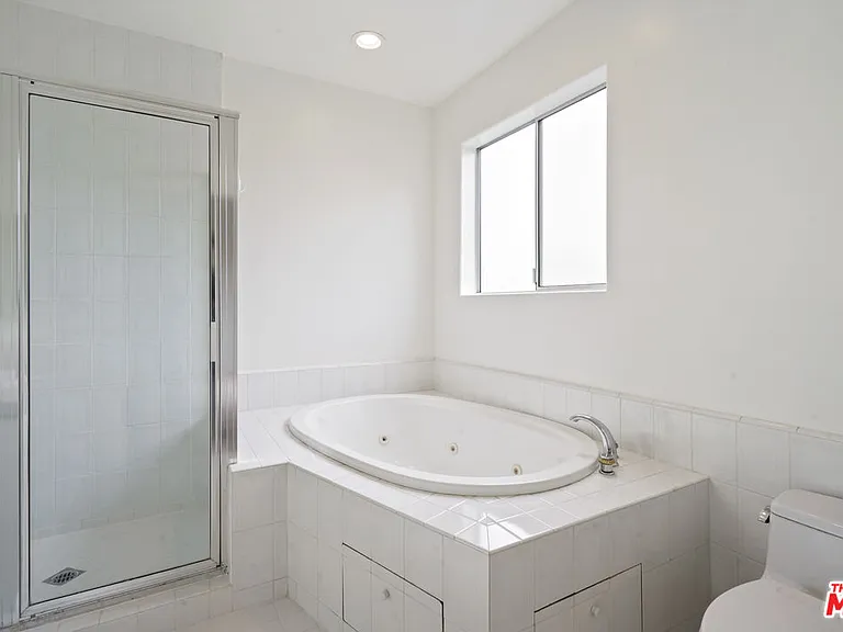 1325 Arizona Ave #201 — Photo 41