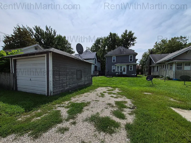 1404 W 2nd St — Photo 17