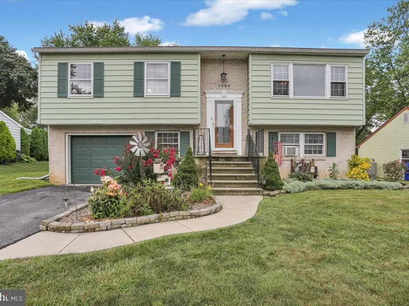 148 W Norman St, Wernersville, PA 19565