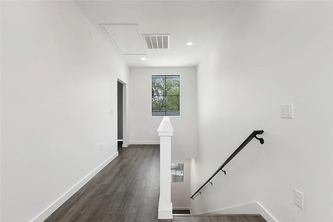 3 bed, 2.5 bath, 1847 sqft, $3,500 — Photo 3