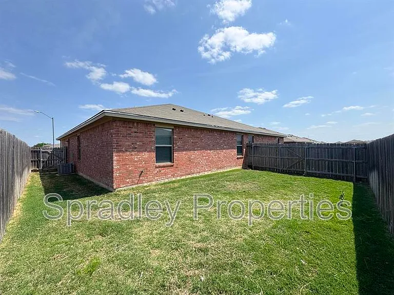 1538 Chance Ct — Photo 12