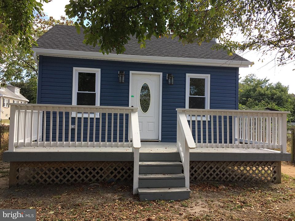 1st image of 104 Summit Ave