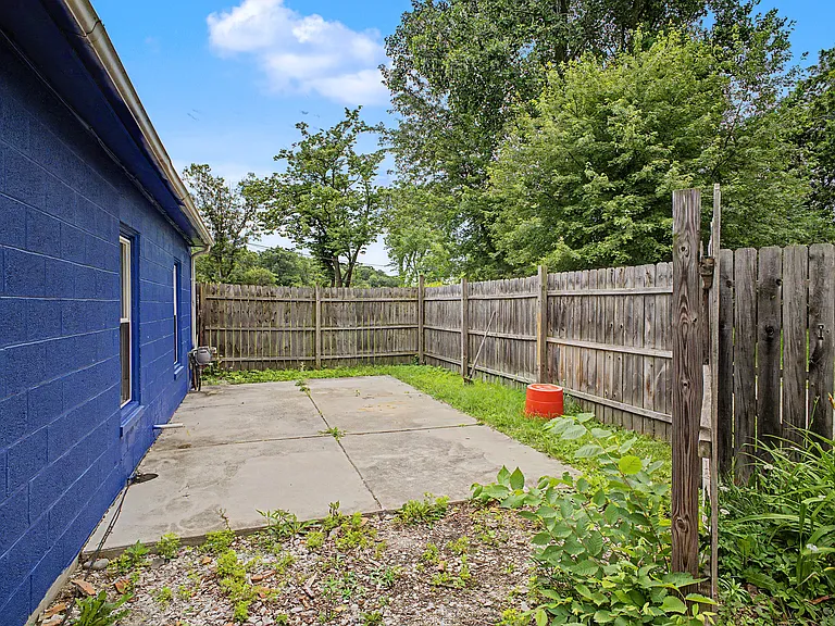 24915 Saint Paul Blvd — Photo 20