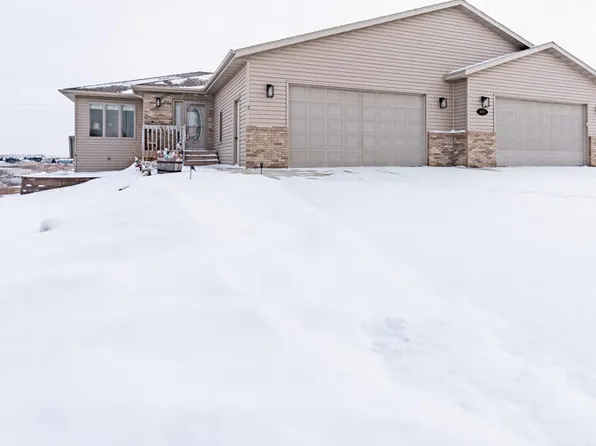 1627 N 33rd St APT 2, Bismarck, ND 58501