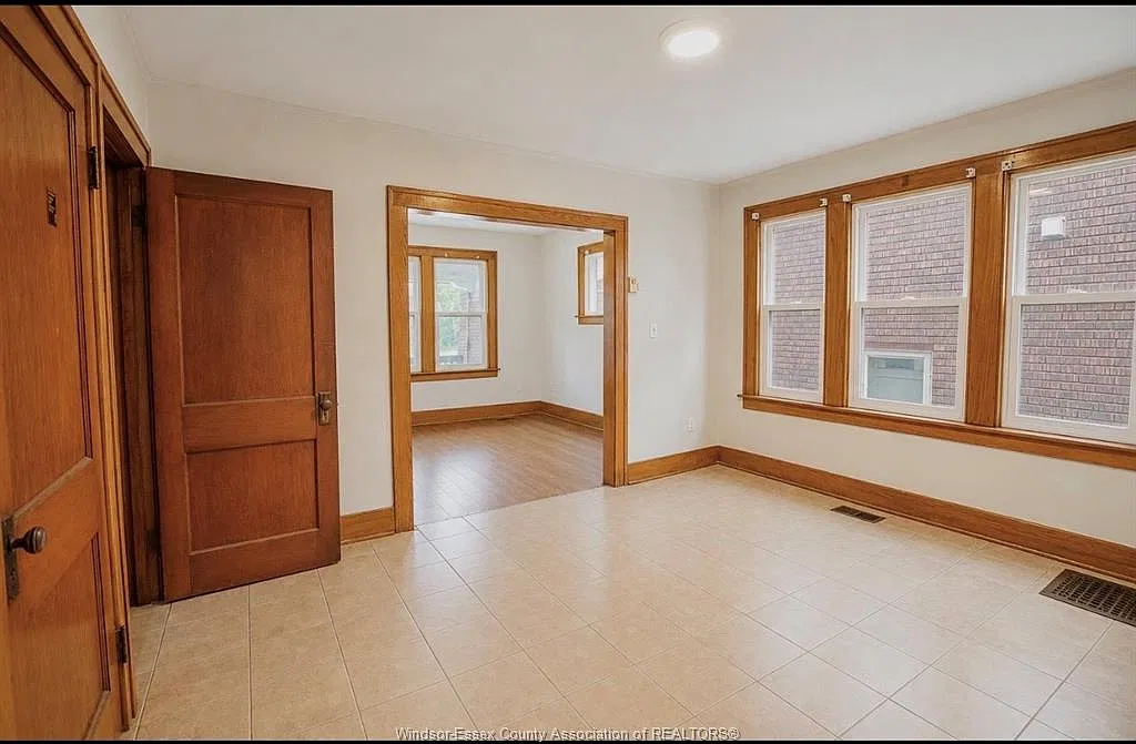 7 bed, 2.5 bath, $2,500 — Photo 4