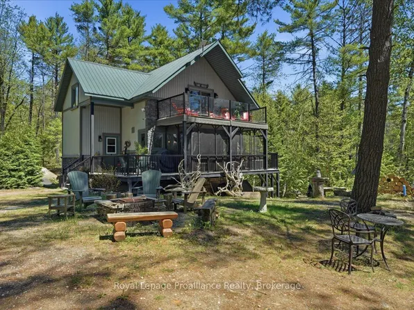 2134 Beach Rd, North Frontenac, ON K0H 2M0
