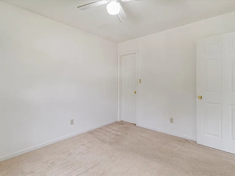 720 E Culton St #I — Photo 7