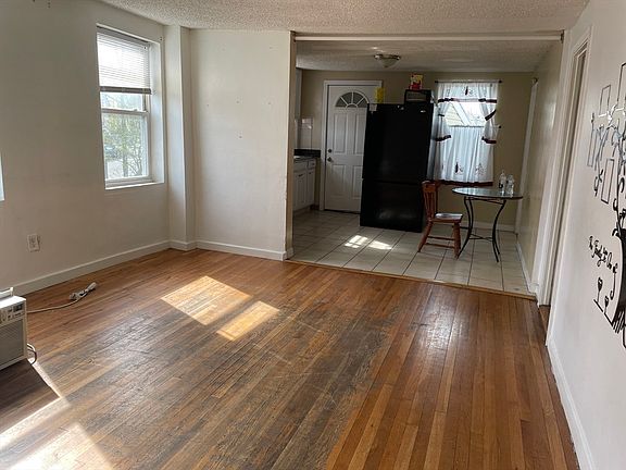 5th image of 418-420 Boston St