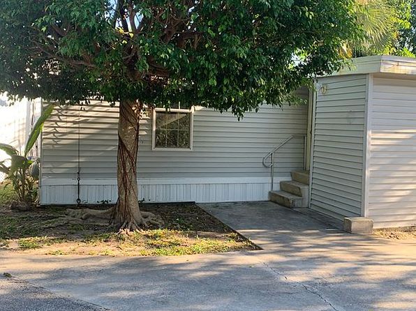 2423 NE Palm Ave Lot 25