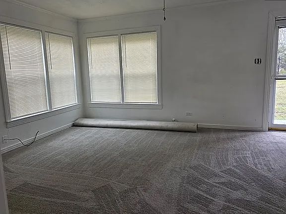 4th image of 5532 Farm Road 71 E