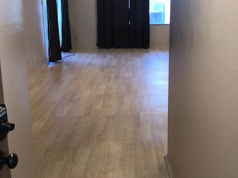 Living room & Kitchen views