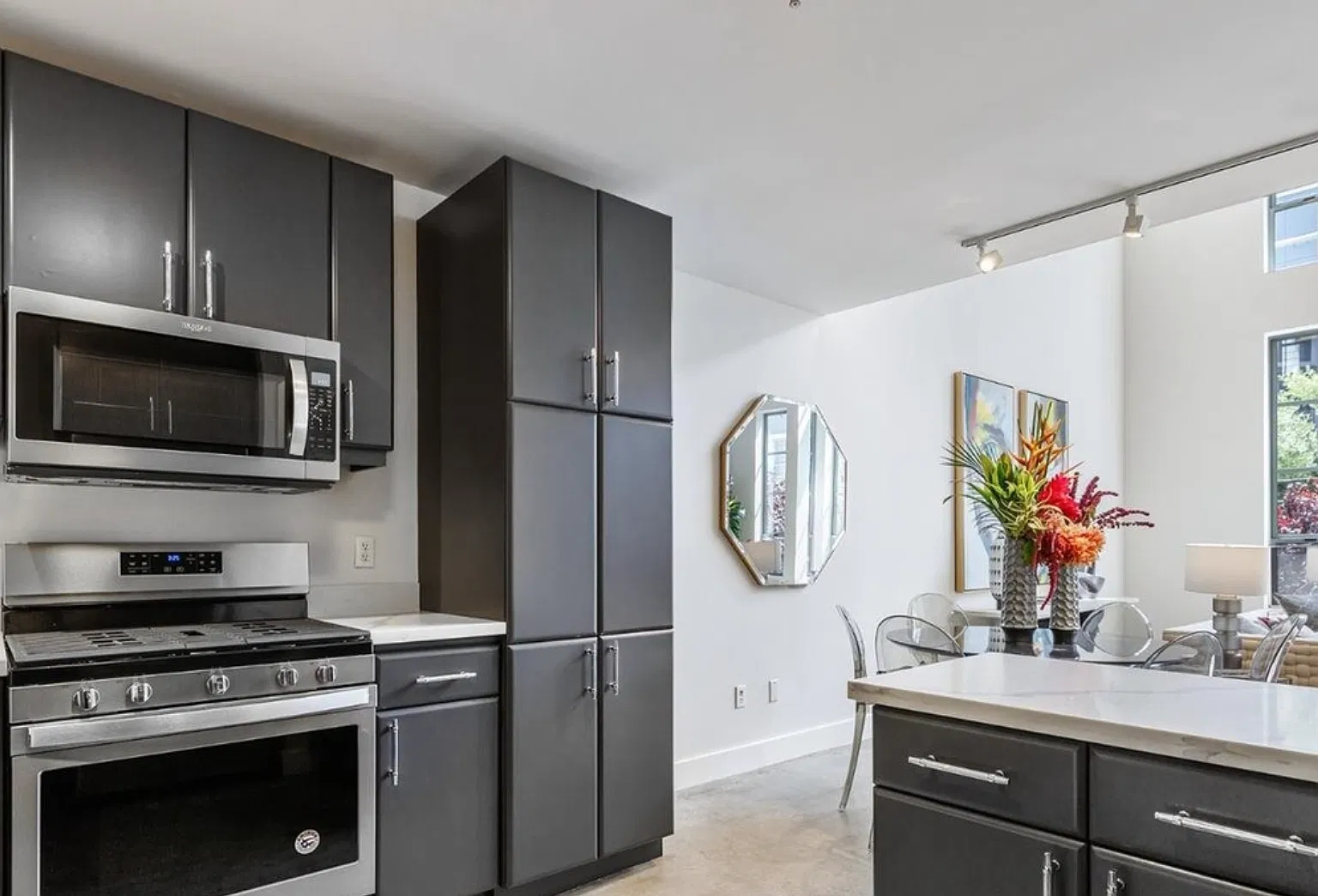A rare blend of loft-style architecture & modern comfort! Includes Parking! — Photo 3