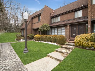 65 Acorn Ponds Dr, Roslyn, NY, 11576