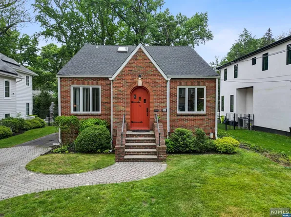 30 N Lyle Ave, Tenafly, NJ 07670