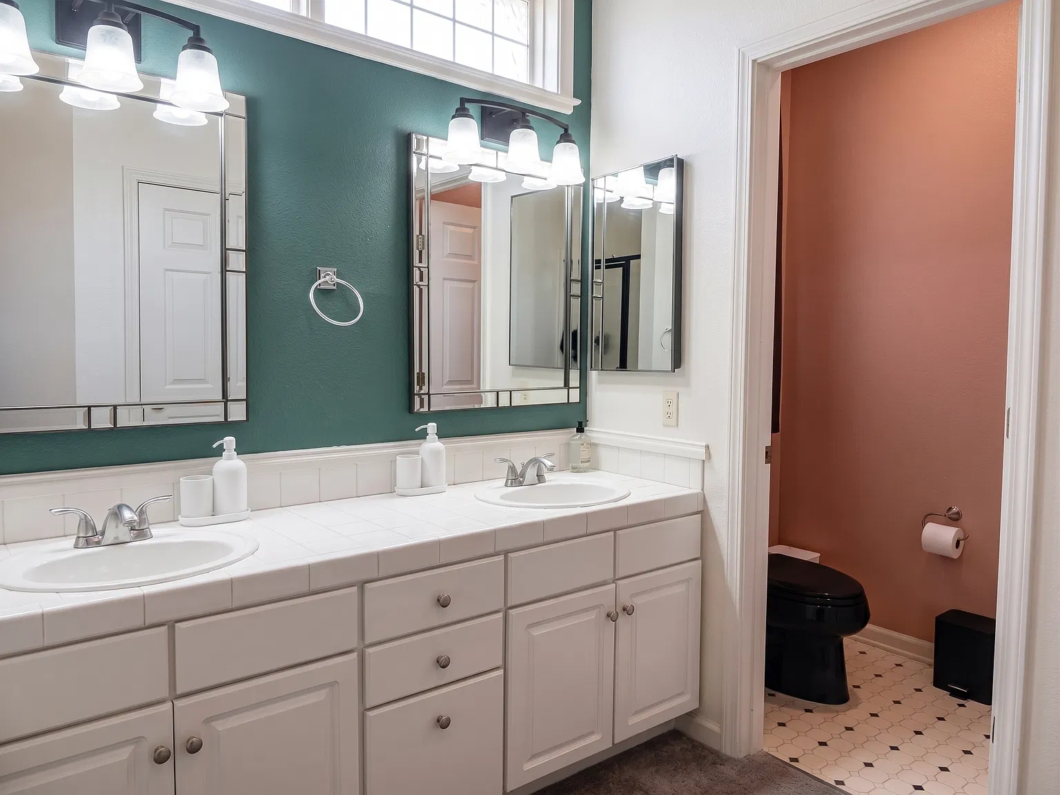 4 bed, 2.5 bath, 2495 sqft, $1,500 — Photo 3