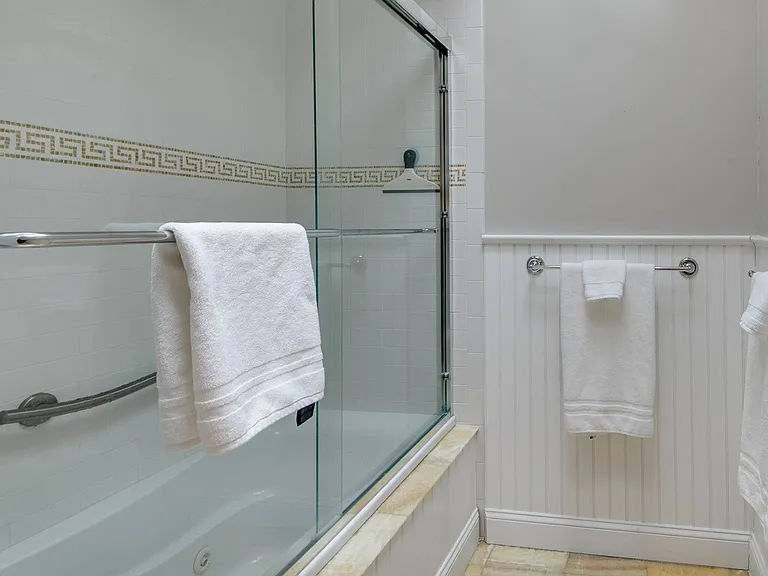 6 Martindale Ct — Photo 15