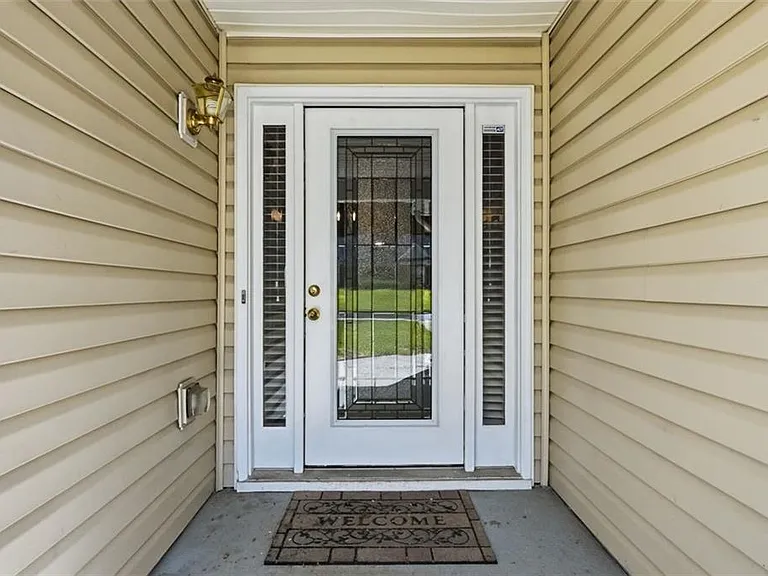 540 Sterling Hill Dr — Photo 2