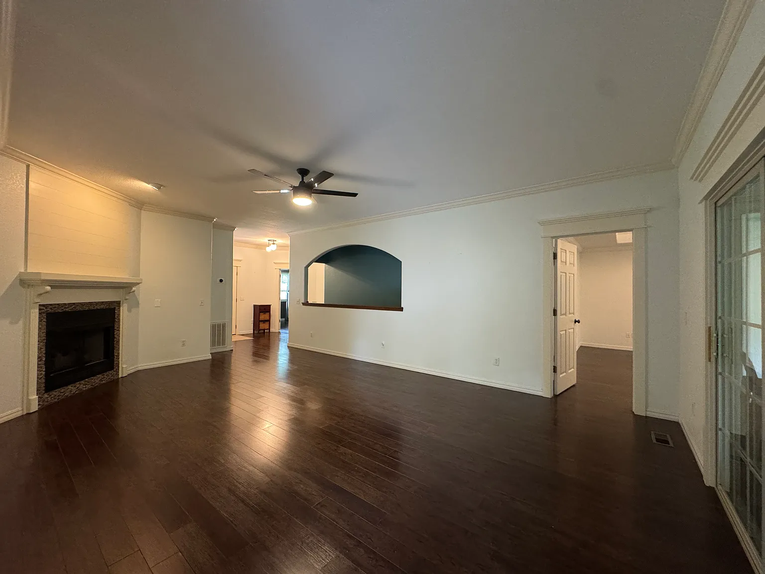 4 bed, 2789 sqft, $2,850 — Photo 3