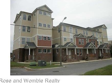 4th image of 806 W Washington St Unit 304