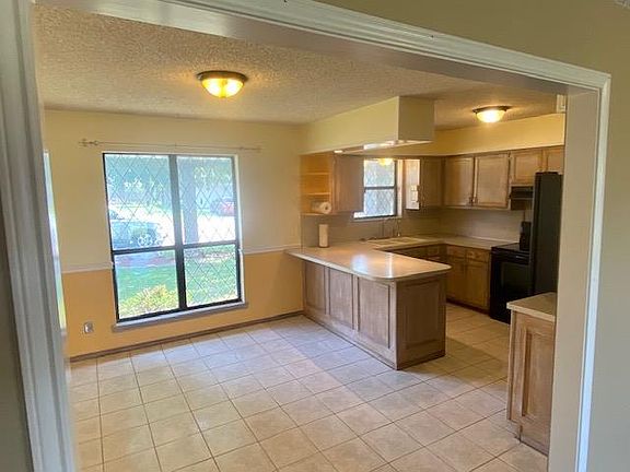 5th image of 3629 Cedar Creek Dr