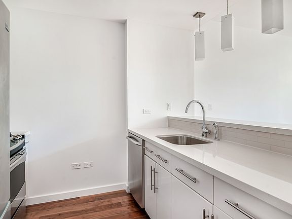 3rd image of 125 N 5th St APT 3D