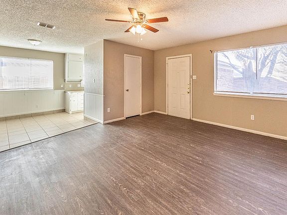 3rd image of 604 N Elkhart Ave