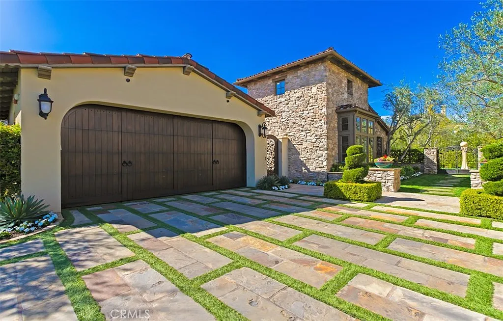 4 bed, 3.5 bath, 3759 sqft, $35,000 — Photo 1
