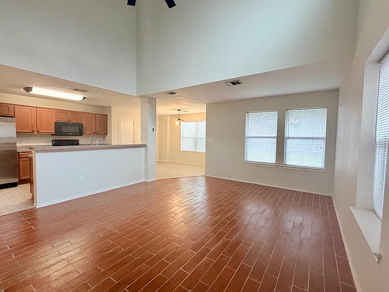 612 Fleming St — Photo 9