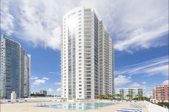 POOL DECK