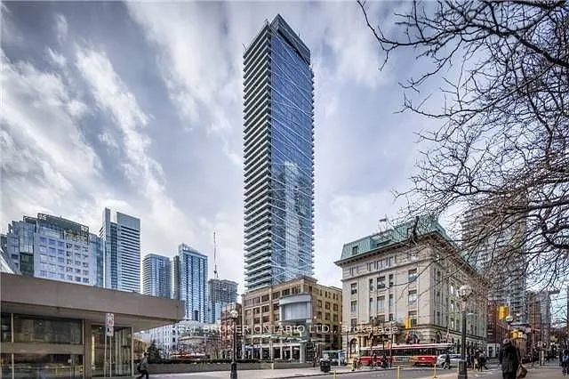 224 King St W #704 — Photo 13