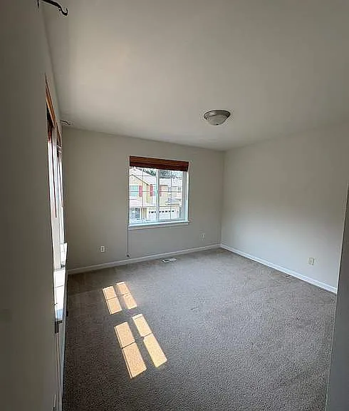 630 Kitsap Ave NE — Photo 15