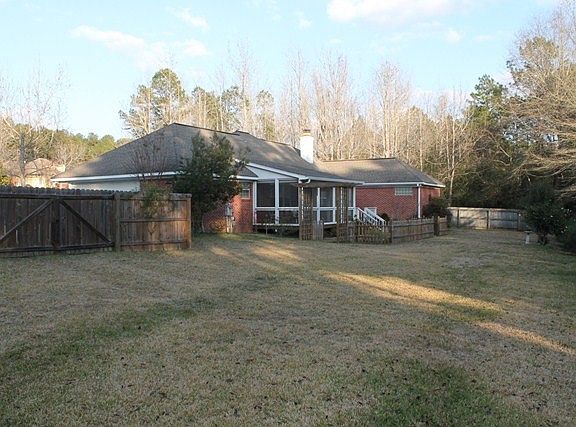 3rd image of 27 Summer Place Cir