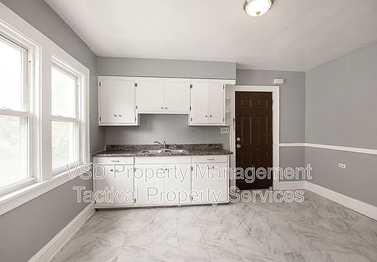 4024 E 143rd St #UP — Photo 6