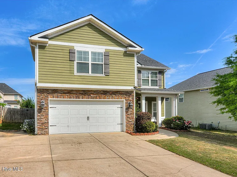 2507 Kari Ln — Photo 3